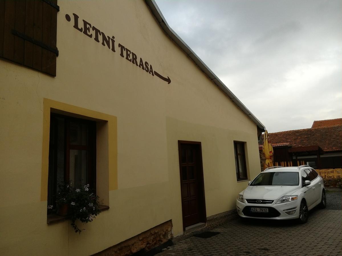 Penzion Na Jizdarne Stary Plzenec Ngoại thất bức ảnh